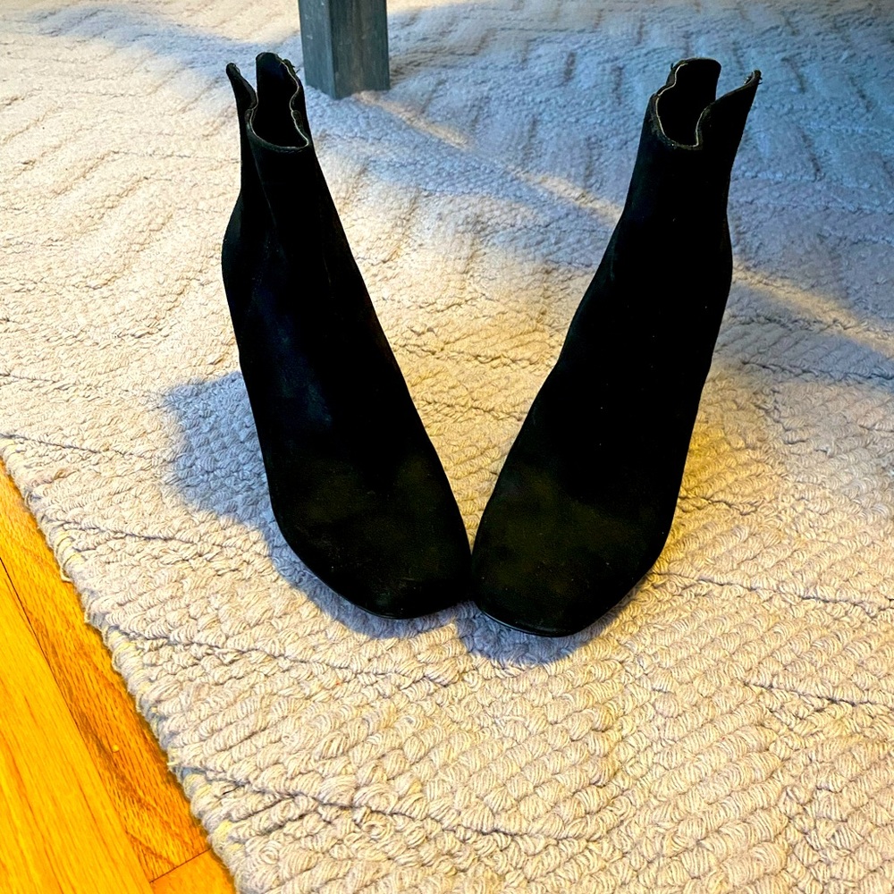 🎉Nine West Genevieve Black Suede Bootie🎉